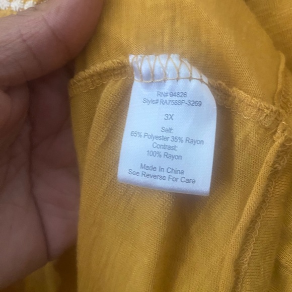 Tempted Hearts LA Top Womens Plus Embroidered Boho Blouse - Picture 9 of 10